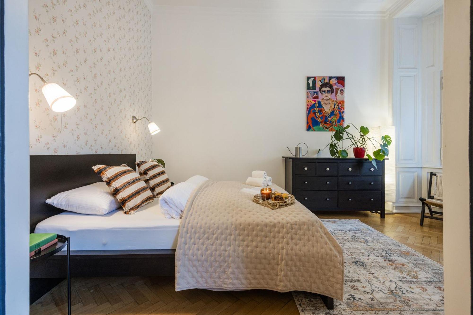 Apartment Hidden Gem By Dohany Synagogue & Fashion Street